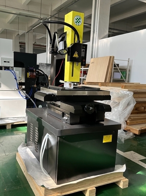 Wirtschaftliche Maschine zum Bohren von kleinen Löchern mit CNC-EDM 703SA