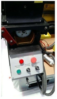 Mittelgeschwindigkeits-CNC-Wedm-Schneidemaschine Dk7740 Super wirtschaftlich mit Kundendienst