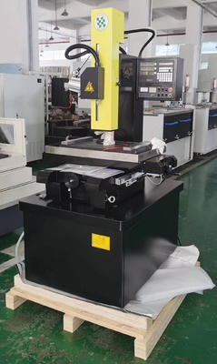 Metall-EDM-Lochbohrung 703c mit Z-Achsen-Servoantrieb Linearsteuerung und Anpassung