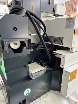 CNC-Maschine zum Schneiden von Funken mit Servomotor und elektrischer Entladung D320c
