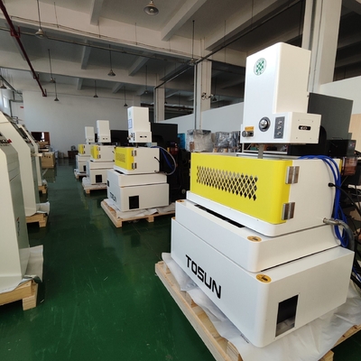 Hochgeschwindigkeits-D400-Drahtschnitt-EDM-Maschine mit Tapper-Schnitt innerhalb von CNC-Metallschnittwerkzeugen