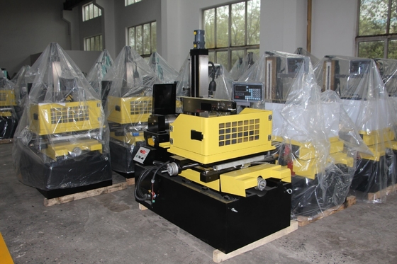 CNC-Sinker EDM450h mit Spiegelflächenfunktion