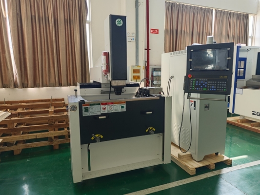 Spiegelwirkung EDM450H CNC-Elektrische Entlademaschine für Präzisionsbearbeitung
