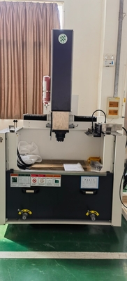 CNC-Spiegel-Düsensinker-EDM-Maschine RAM-Typ EDM1260h für die hochpräzise Verarbeitung