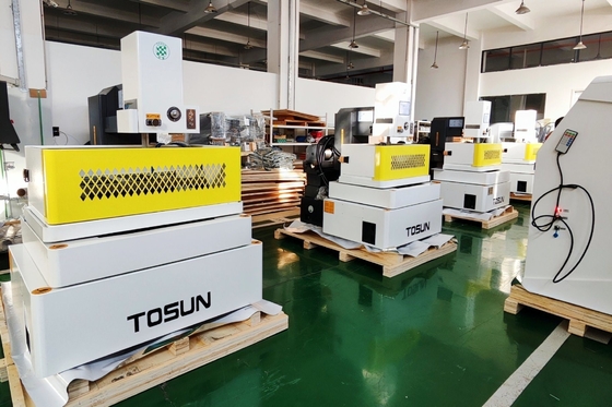 Automatische Vmc650 CNC-Fräsmaschine mit Fanuc-Steuerungssystem
