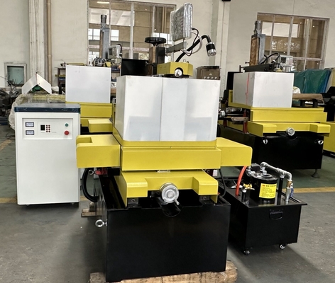 Numerische Steuerung CNC Drahtschnitt EDM Dk7745 Smart Typ mit hoher Präzision