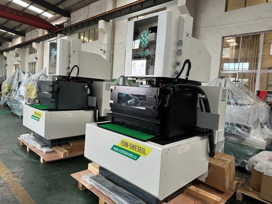 Linearmotor Niedriggeschwindigkeits-CNC-Brassdrahtschnitt-EDM-Maschine