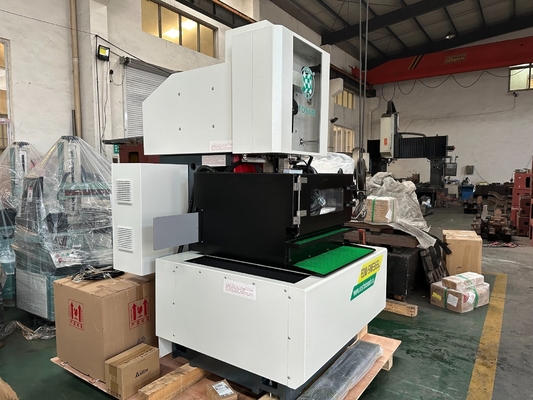 Präzisions-CNC-Maschine für das Untertauchen von Messingdraht