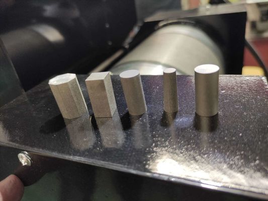 CNC-Spark-Erosionsdrahtschnitt EDM Dk7735 für hochpräzises Schneiden