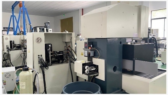 Lineare Motoren Messingdrahtschneidemaschine EDM-Maschine CNC-Maschinenwerkzeuge zum Präzisionsschneiden