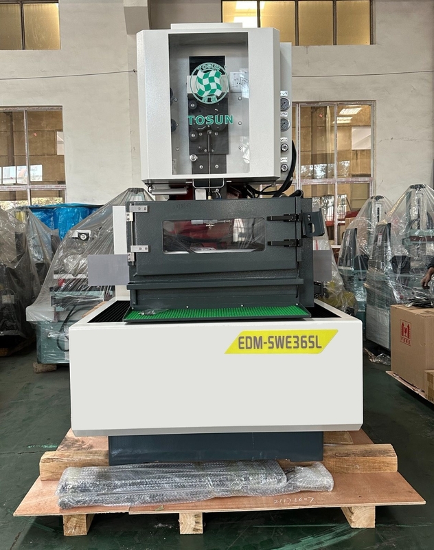 Lineare Motoren Messingdrahtschneidemaschine EDM-Maschine CNC-Maschinenwerkzeuge zum Präzisionsschneiden